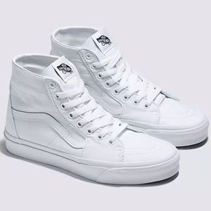NWOT Vans White Canvas Sk8-Hi Tapered Shoe